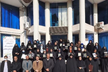 تجلیل از دختران محجبه ورزشکار دهه هشتادی در کرمان/به جوانان در چارچوب دموکراسی پاسخ دهیم