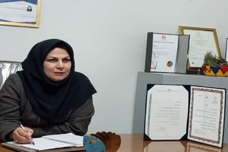 ایده‌های بانوی کارآفرین رفسنجانی او را به قهرمان ملی تبدیل کرد/ دریافت تندیس از کنگره بین‌المللی زنان تأثیرگذار