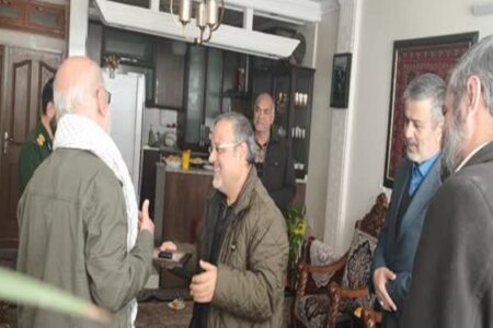 دیدار مدیرکل ستاد اجرایی فرمان امام(ره) با خانواده شهید هاشمی‌نژاد