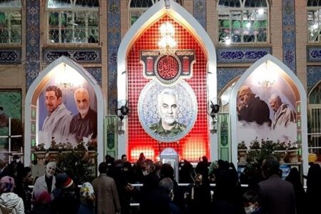 حضور ۲۰۰ هزار نفر در تجمع گلزار شهدای کرمان