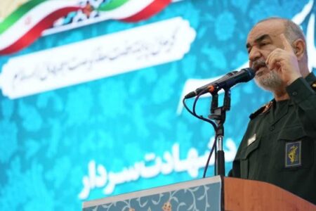 سرلشکر سلامی: سردار سلیمانی همه نقشه‌های دشمنان را بهم ریخت/ دیر یا زود انتقام خون حاج‌قاسم را خواهیم گرفت