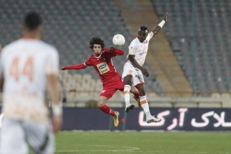 گل‌محمدی پیشنهاد یک مهاجم را رد کرد/ خطر از بیخ گوش پرسپولیس گذشت