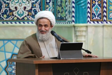سردار سلیمانی با شهادتش قلب ملت ها را فتح کرد