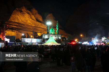 حضور پر شور زائران در بامداد سالگرد شهادت سردار دلها