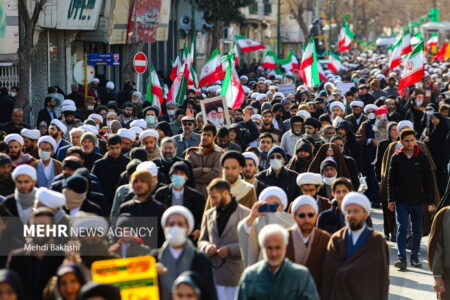 کرمانی ها اقدامات نشریه فرانسوی را محکوم کردند