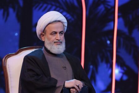 خداوند از همه ما انتظار دارد که یک سردار سلیمانی باشیم