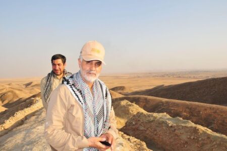 مردِ ادب در سایه حاج قاسم