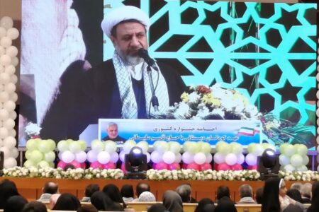 توجه ویژه شهیدسلیمانی به نکات ریز تربیتی/ وقتی حاج قاسم مدادش را نصف می‌کرد