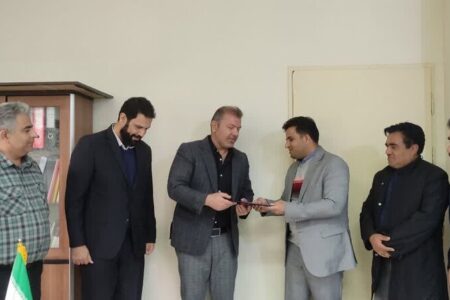 رئیس هیئت تنیس بم معرفی شد