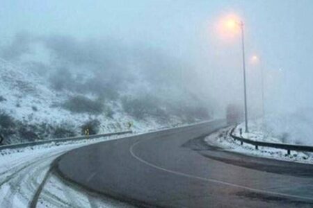 هشدار راهداری نسبت به لغزنده بودن محورهای کوهستانی جیرفت