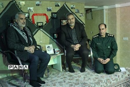 شهید سلیمانی عرصه سخت و جدی جنگ را به عرصه تربیتی و آموزشی تبدیل کرد