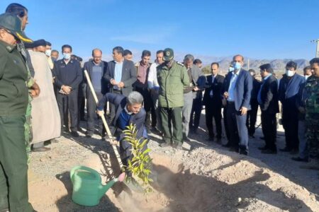 عملیات اجرایی پروژه نوار سبز اتوبان جیرفت_دلفارد آغاز شد