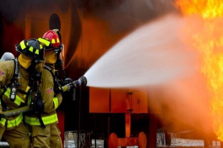 آبی که به آتش نمی‌رسید+فیلم