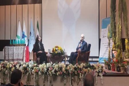 استاندار کرمان: زبان شعر بهترین ابزار رسیدن به اهداف فرهنگی است