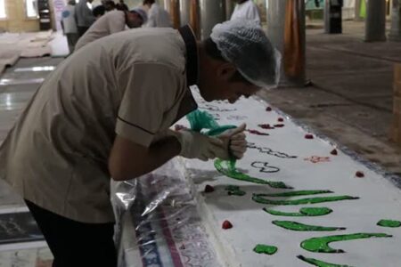 به بلندای قامت پاسداران/ رونمایی از کیک ۱۱۰ متری در جوار فرمانده ثاراللهیان