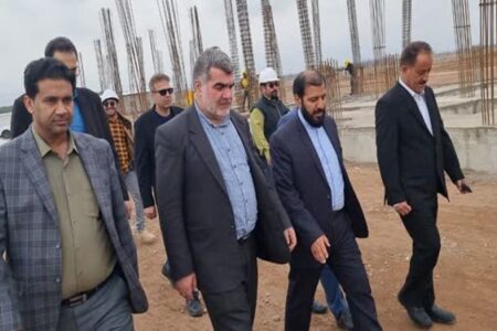 بازدید سر زده رئیس بنیاد مسکن کشور از پروژه مسکن ملی زرند