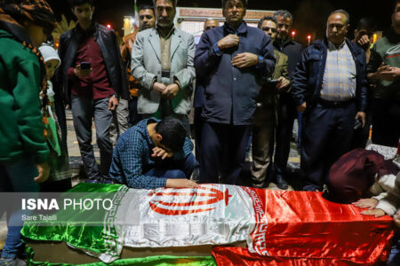 مراسم وداع با پیکر مرحوم اسماعیل احمدی مشاور وزیر ورزش و جوانان در گلزار شهدای شهر کرمان