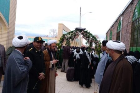 اعزام دانش آموزان دختر بردسیری به اردوی راهیان نور