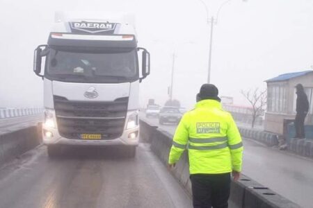 اغلب محورهای استان لغزنده است