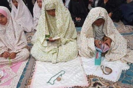 لحظه‌های ناب عاشقی نوجوانان رودباری در مراسم اعتکاف