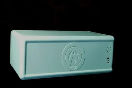 مبتکر و نخبه رفسنجانی شارژری با عمر مفید ۱۰ سال تولید کرد