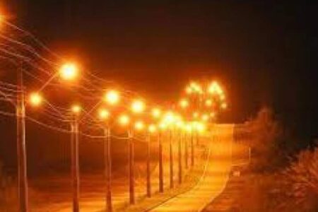 انقلاب اسلامی، چراغ شهر و روستا‌های رودبار جنوب را روشن کرد