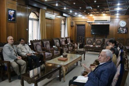 دیدار اعضای ستاد یادواره شهدای دبیرستان سپاه با استاندار کرمان