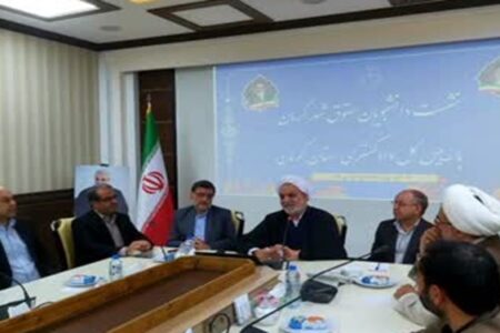 گزارش «فارس» از یک نشست پدر و فرزندی در عدالت‌خانه کرمان