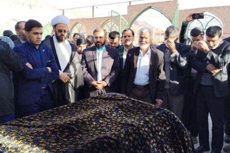 پدر شهیدان عرب‌پور با شهید گمنام بدرقه شد