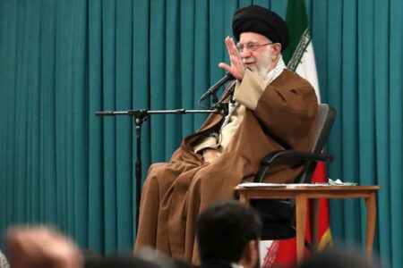 نجابت و ایمان صادقانه؛ ویژگی اخلاقی کرمانی‌ها از نگاه رهبر انقلاب