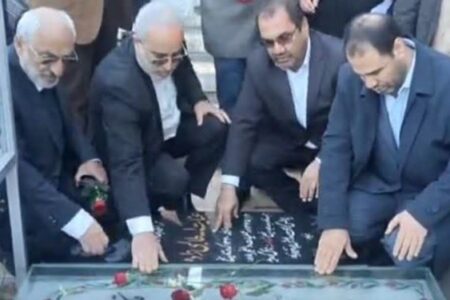 وزیر آموزش‌وپرورش به مقام والای شهید سلیمانی ادای احترام کرد