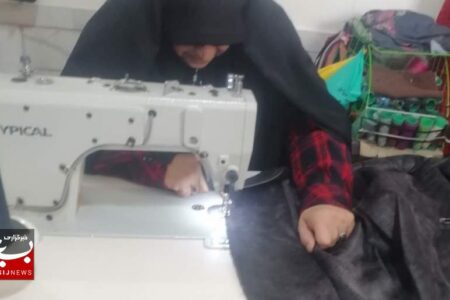 بانوی کارآفرینی که چرخ زندگی را با خیاطی می‌چرخاند