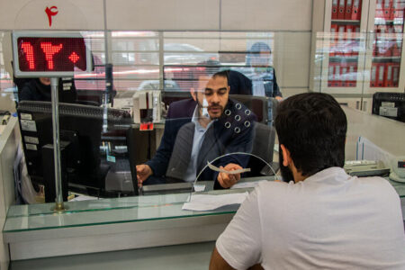 درخواست وزیر اقتصاد از رئیس کل بانک مرکزی و معاون رئیس جمهور برای حل مشکل زلزله‌زدگان بم