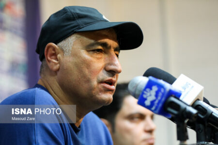 الهامی: چون توهین کردند، نمی‌روم/ مگر از پشت کوه آمده‌ام؟