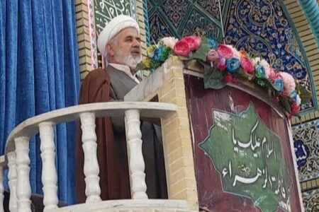 خطیب موقت جمعه کرمان: هر کس به اسلام، رهبری و اتحاد مردم لطمه بزند آمریکایی است