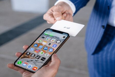 اطلاعات شخصی و محصولات خود را با کارت‌های ویزیت مبتنی بر فناوری NFC به اشتراک بگذارید