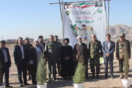 کاشت ۲۰۰۰ اصله درخت در مرکز آموزشی صفر پنج کرمان