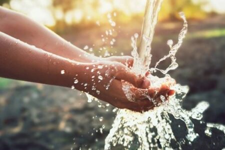 بهره‌برداری از طرح جهاد آبرسانی در روستاهای عنبرآباد