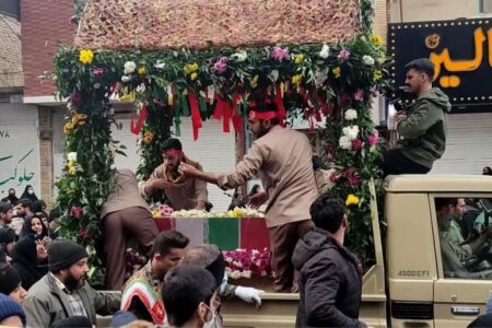 مردم شهربابک میزبان یک شهید گمنام شدند