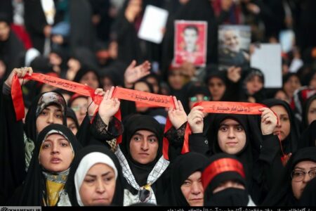 انگار بال فرشته‌ها مفروش قدوم حضرت ماه بود