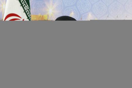 امروز دشمن از زائران حاج قاسم هم وحشت دارد