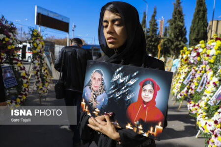 گرامیداشت شهدای دانش‌آموز حادثه تروریستی گلزار شهدای کرمان