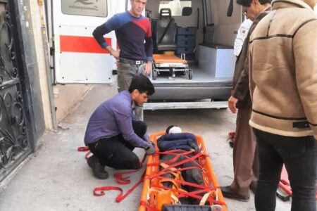 نجات یک نفر کارگر ساختمانی پس از سقوط