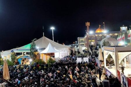 دریای خروشان جمعیت در گلزار شهدای کرمان