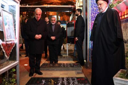 آیت‌الله رئیسی به مقام شامخ شهید سلیمانی ادای احترام کرد