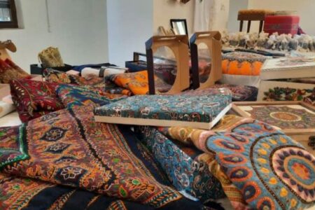 اصالت ۲۲۰ اثر صنایع دستی کرمان زیر ذره‌بین داوری است