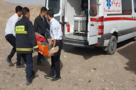 نجات فرد گرفتار در چاه ۳۰ متری بعد از ۳ شبانه‌روز در بم