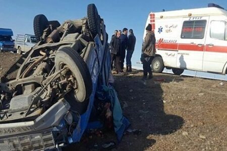 واژگونی نیسان حامل ۱۷ کارگر معدن