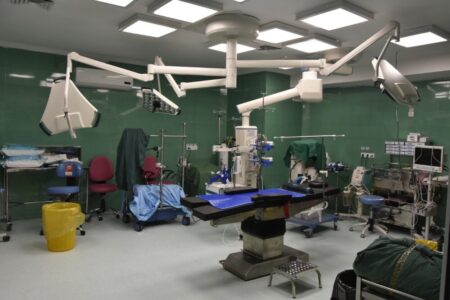 راه‌اندازی بخش جراحی قلب بم در سال آینده/ جذب ۱۰۰ میلیارد تومانی برای ساخت بیمارستان جدید