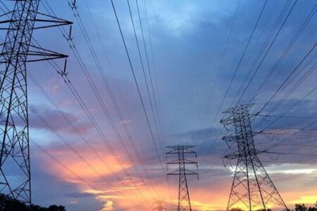 افتتاح و کلنگ‌زنی ۷۶ پروژه برق در شهرستان عنبرآباد 